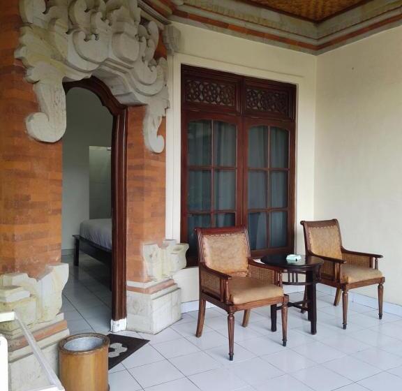 수피리어 룸, La Walon