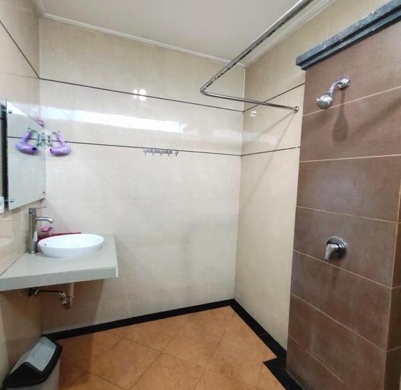 수피리어 룸, La Walon