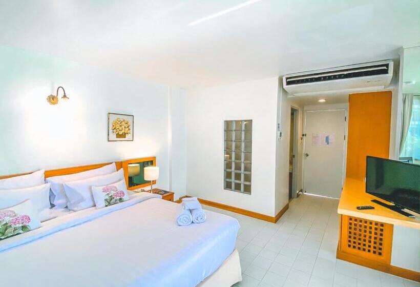 سوییت با چشم‌انداز دریا, Nern Chalet Beachfront