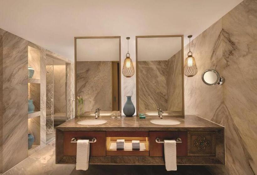 جناح تنفيذي مع إطلالات, Shangrila Lhasa