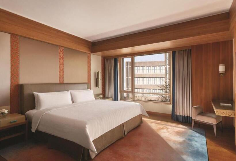 شقة غرفة واحدة, Shangrila Lhasa