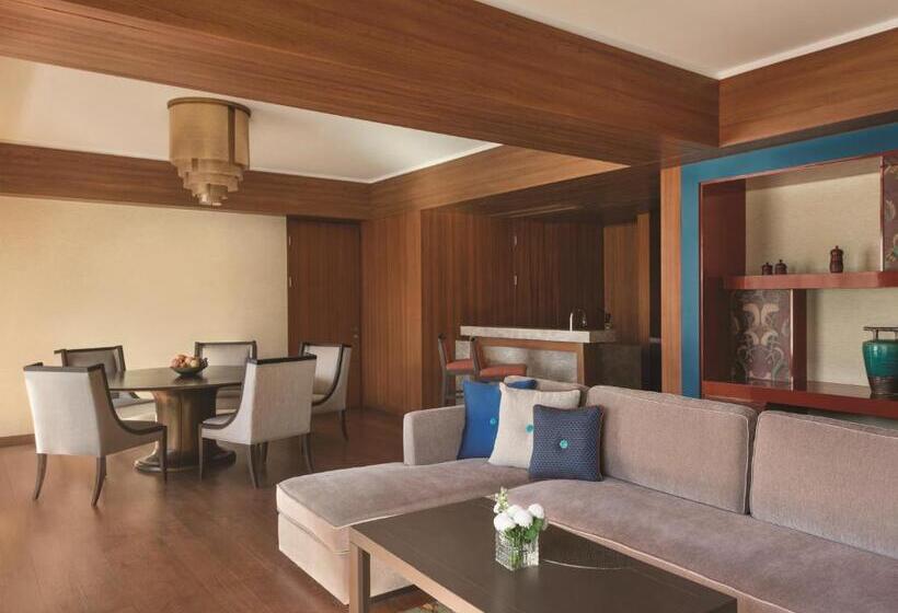 شقة غرفة واحدة, Shangrila Lhasa