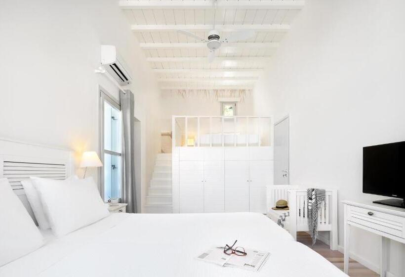 Family Suite, Skyros Ammos