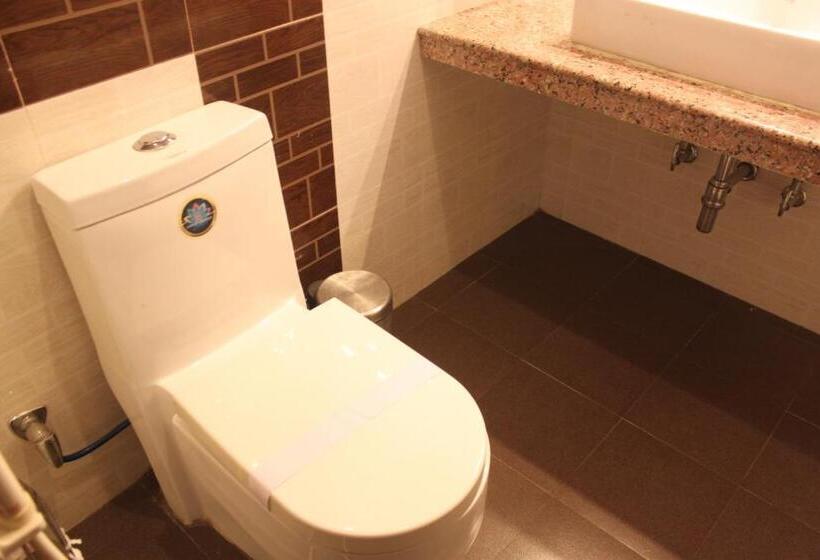 デラックスルーム, Sujata