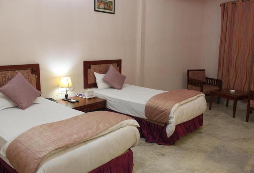 デラックスルーム, Sujata