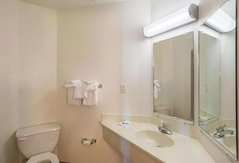キングサイズベッドのスタンダードルーム, Motel 6dale, In