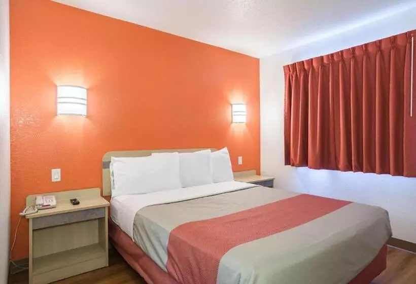 スタンダードルーム, Motel 6dale, In