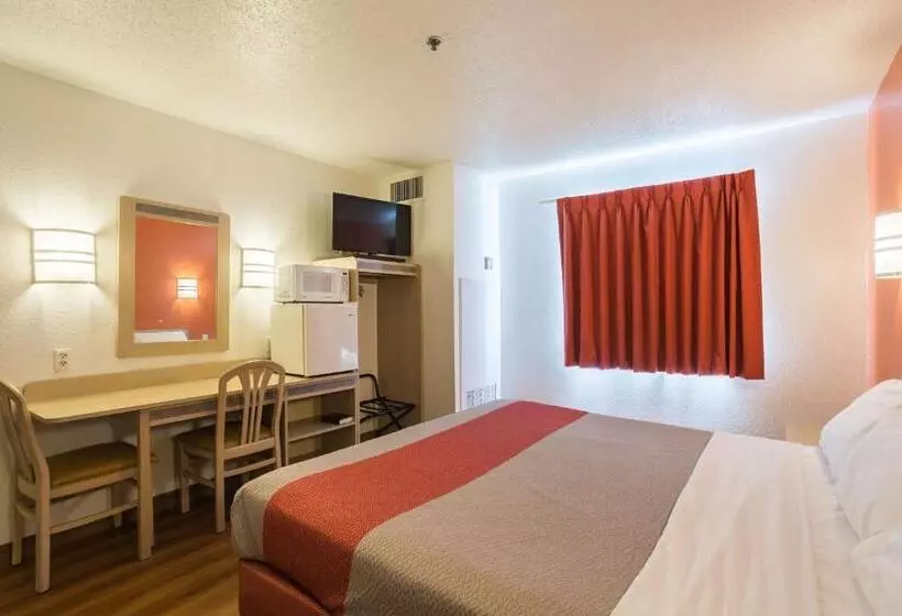 スタンダードルーム, Motel 6dale, In
