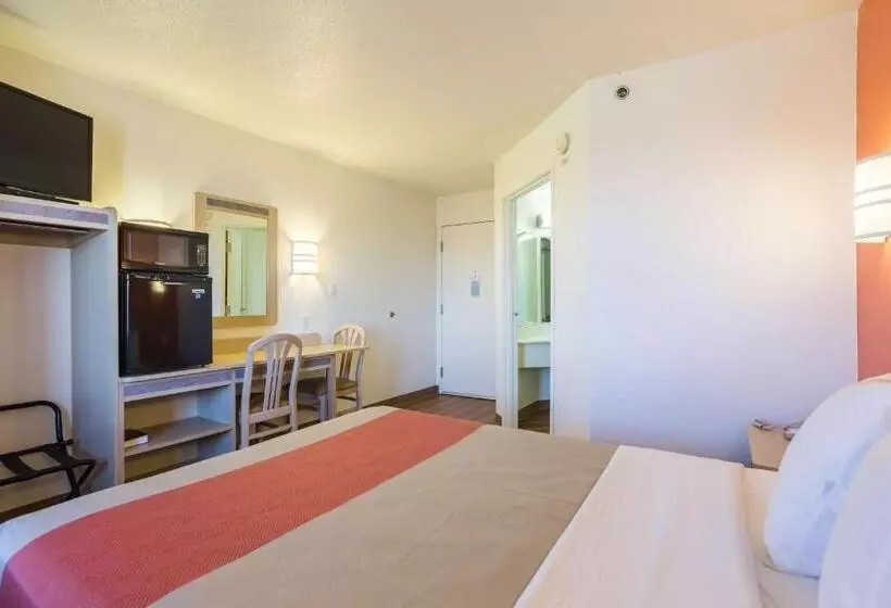 スタンダードルーム, Motel 6dale, In