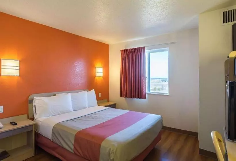 スタンダードルーム, Motel 6dale, In