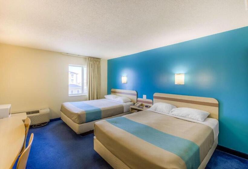 Номер Deluxe, Motel 6estevan, Sk
