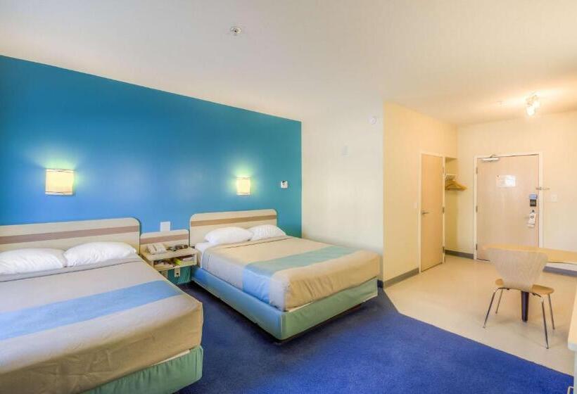 Номер Deluxe, Motel 6estevan, Sk