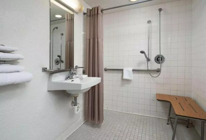 身障者適用スタンダードルーム, Motel 6goleta, Ca  Santa Barbara