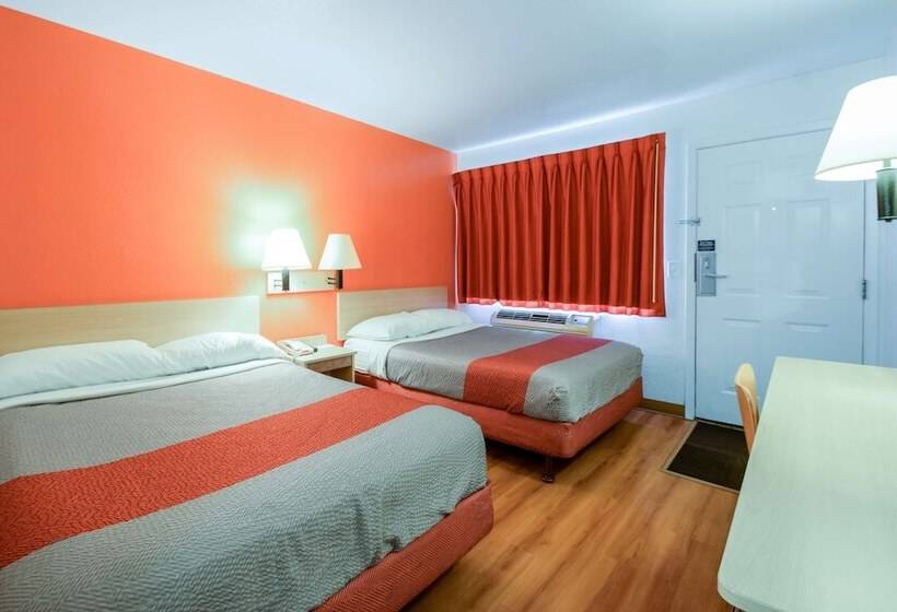 غرفه قياسيه سريرين مزدوجين, Motel 6kelso, Wa  Mt. St. Helens