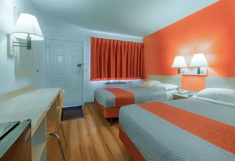 ２ダブルベッドのスタンダードルーム, Motel 6kelso, Wa  Mt. St. Helens
