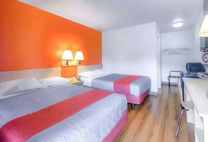 ２ダブルベッドのスタンダードルーム, Motel 6kelso, Wa  Mt. St. Helens