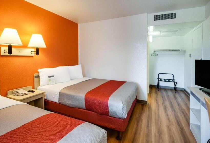 اتاق استاندارد چهار تخته, Motel 6lenexa, Ks  Kansas City Southwest