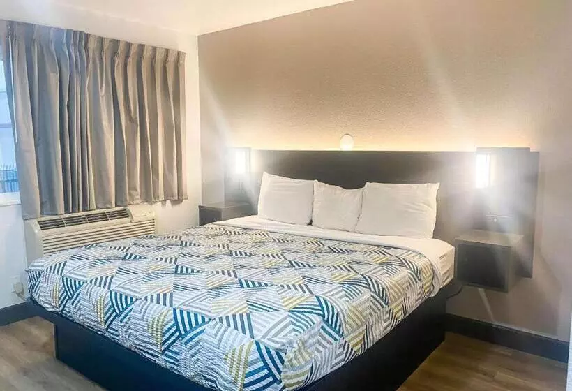 キングサイズベッドのスタンダードルーム, Motel 6 San Bernardino, Ca South