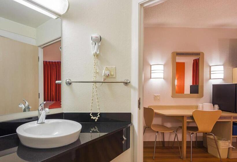 标准间, Motel 6whitby, On  Toronto East
