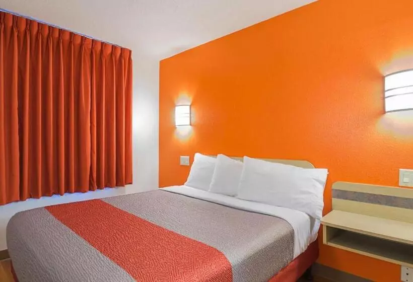 スタンダードルーム, Motel 6whitby, On  Toronto East
