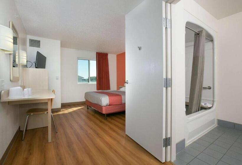 Номер Deluxe, Motel 6brooklyn Center, Mn  Minneapolis