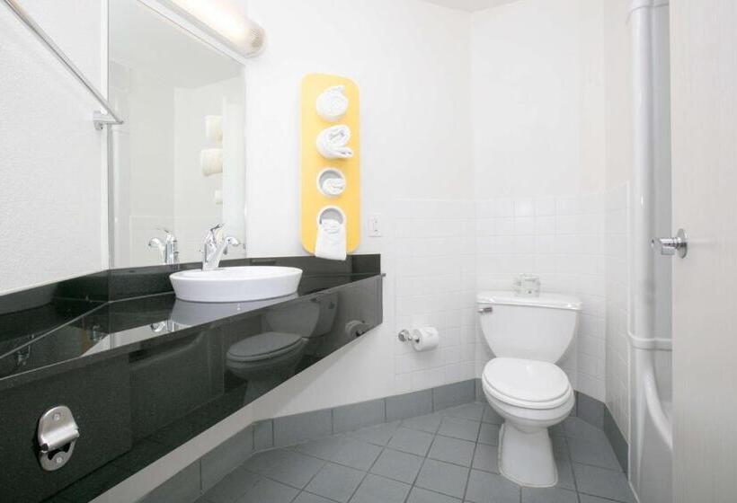 Четырехместный Номер Стандарт, Motel 6brooklyn Center, Mn  Minneapolis