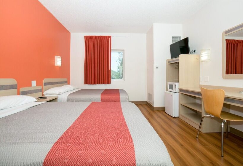 Номер Deluxe, Motel 6brooklyn Center, Mn  Minneapolis