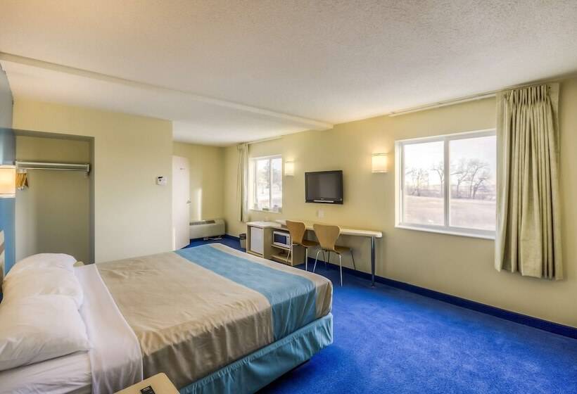 Номер Deluxe Адаптированный для Инвалидов, Motel 6estevan, Sk