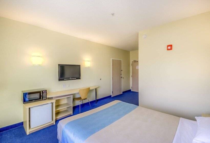 Номер Deluxe Адаптированный для Инвалидов, Motel 6estevan, Sk