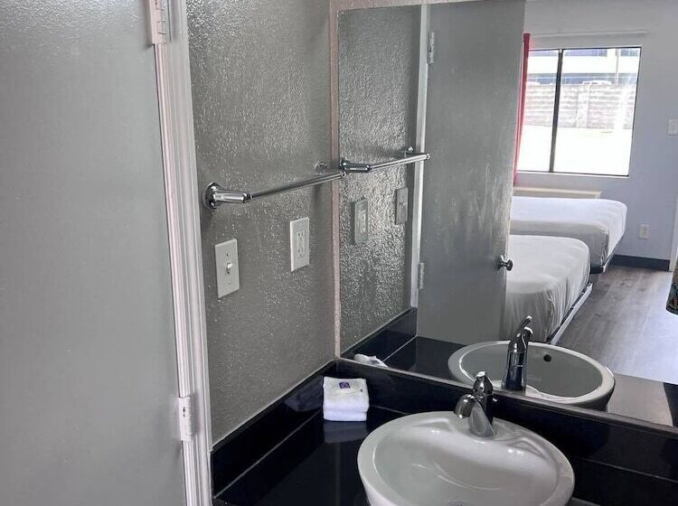 带2个双人床的标准工作室, Motel 6orlando, Fl  Winter Park