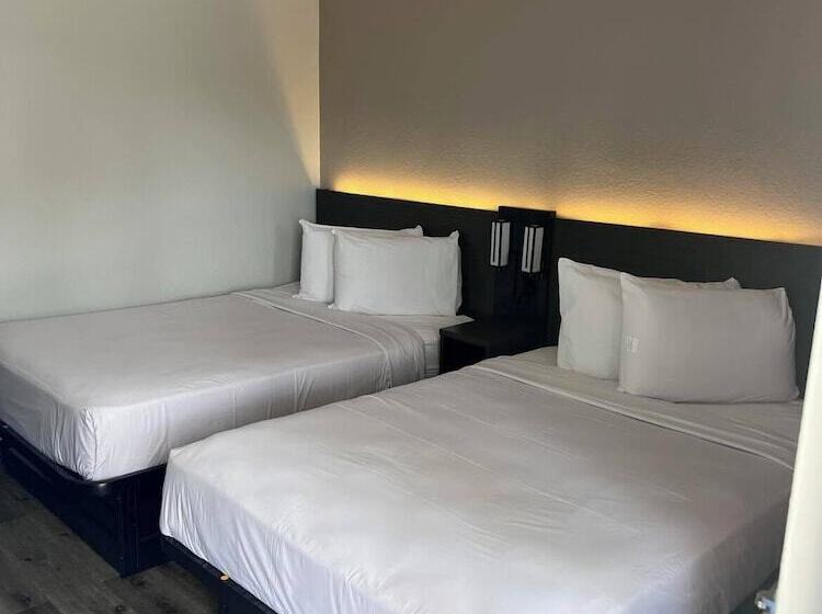 带2个双人床的标准工作室, Motel 6orlando, Fl  Winter Park
