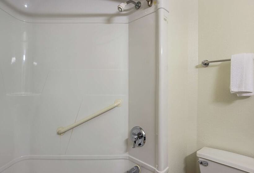 غرفه قياسيه سريرين مزدوجين, Motel 6whitby, On  Toronto East