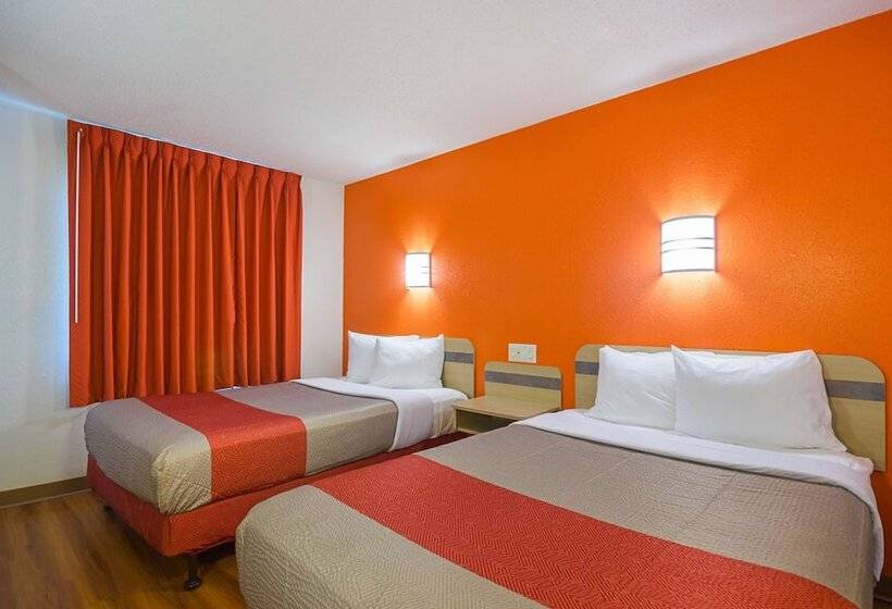 带2个双人床的标准工作室, Motel 6whitby, On  Toronto East