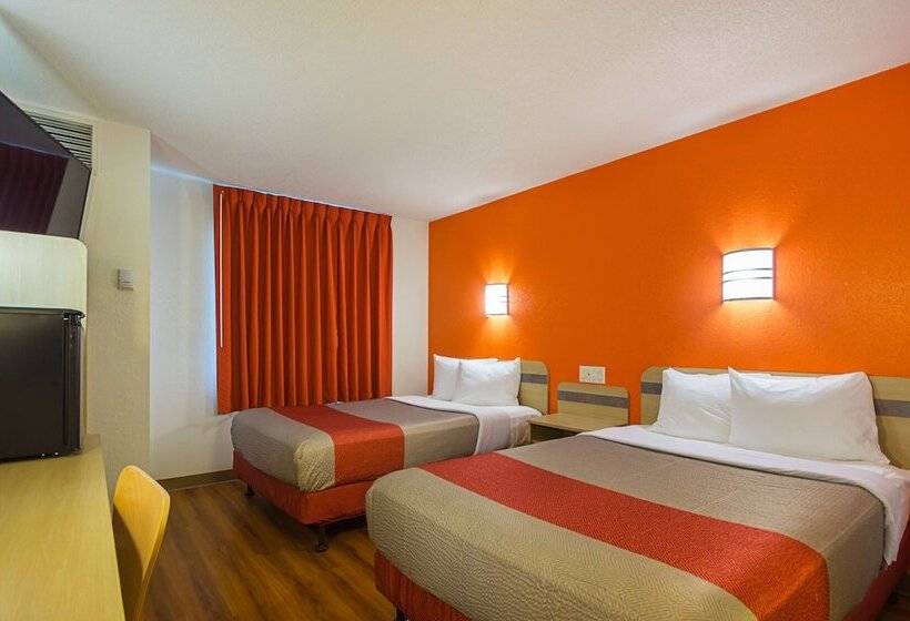 غرفه قياسيه سريرين مزدوجين, Motel 6whitby, On  Toronto East