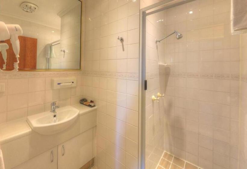 דירת חדר, Cousins Motor Inn