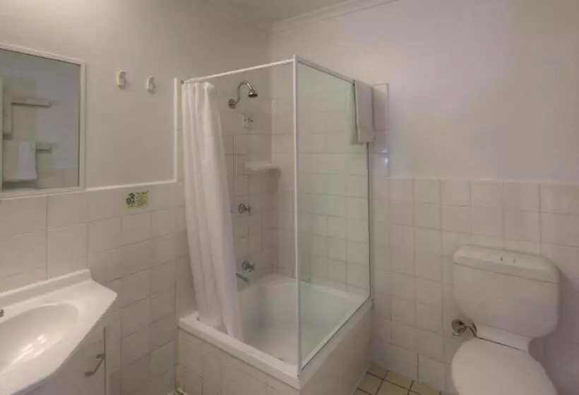Deluxe-perhehuone, Cousins Motor Inn