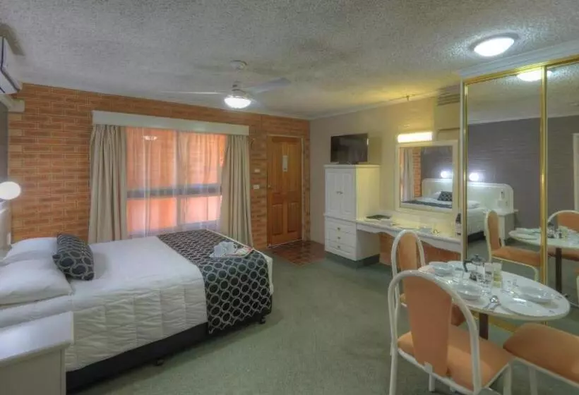Deluxe-perhehuone, Cousins Motor Inn