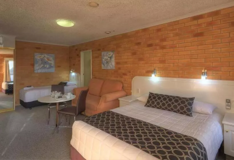 Executive-sviitti, Cousins Motor Inn