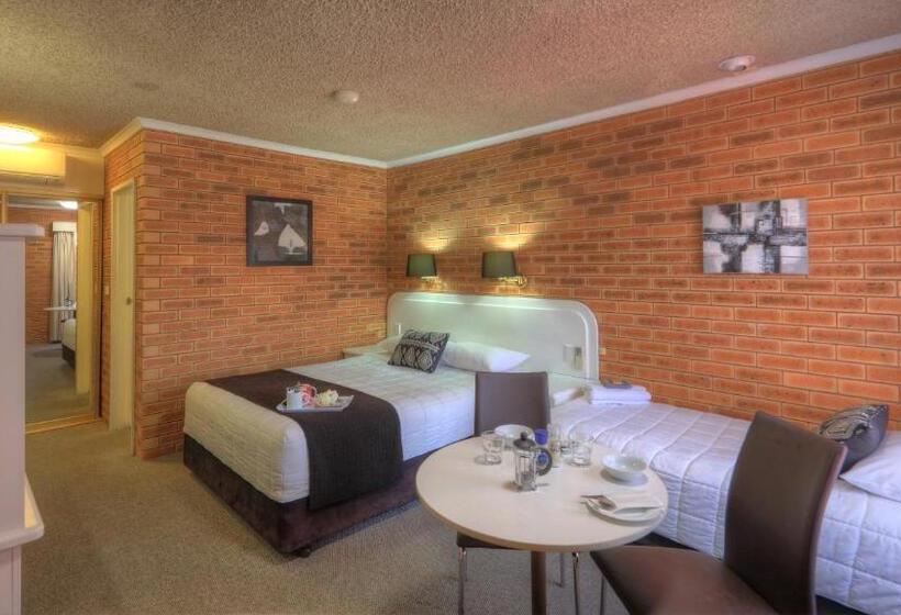 חדר סטנדרט, Cousins Motor Inn