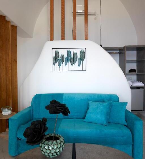 Suite con Hidromasaje, Oia Suites