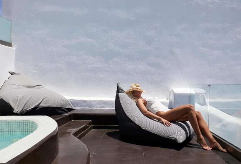 Suite con Hidromasaje, Oia Suites