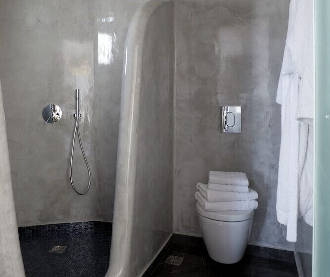 Suite con Hidromasaje, Oia Suites