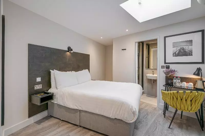 اتاق استاندارد, St Pancras Inn