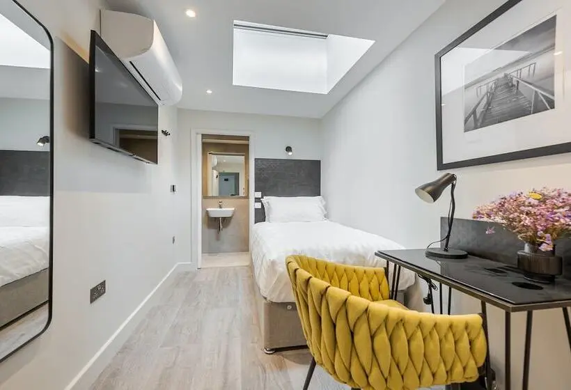 اتاق استاندارد یک نفره, St Pancras Inn