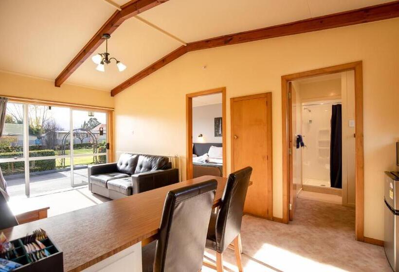 Апартаменты 3 Спальни, Alpine View Motel