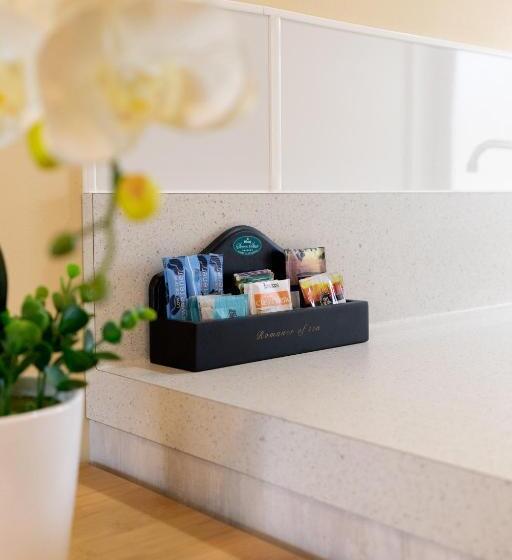 استودیوی استاندارد, Alpine View Motel