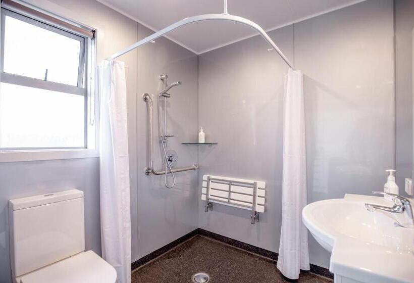 استودیوی استاندارد, Alpine View Motel