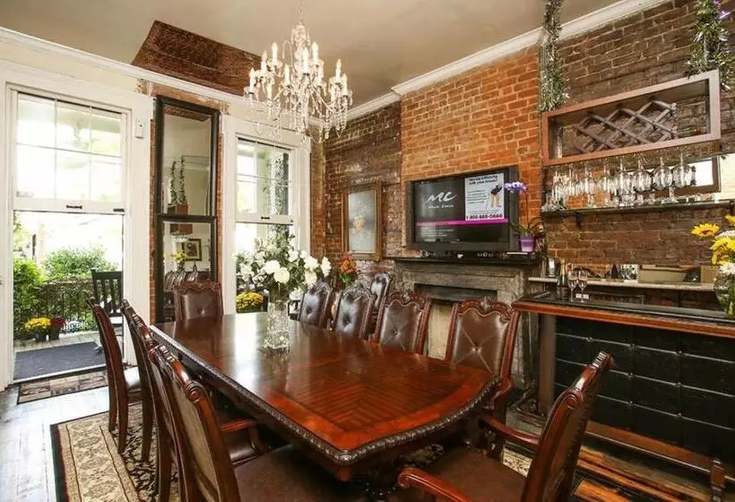 デラックスルーム, Fleur De Lis Mansion