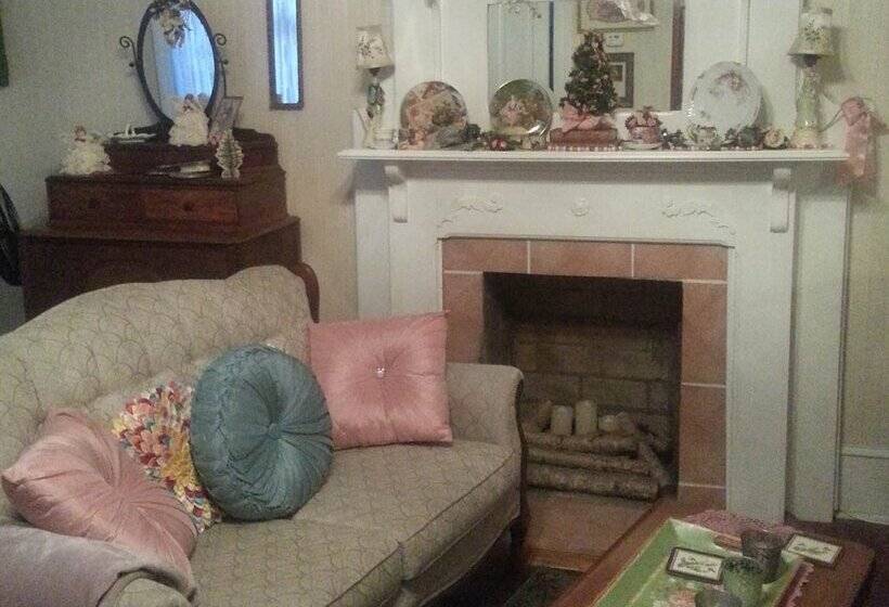 غرفة كومفورت ثلاثية, Holly House Of Hamilton