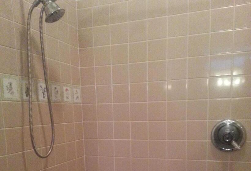 غرفة كومفورت ثلاثية, Holly House Of Hamilton